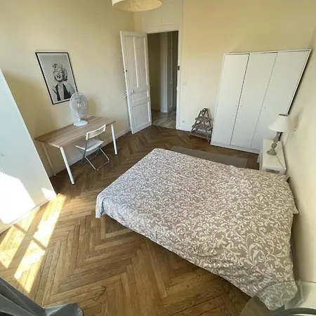Lägenhet Lovely With 2 Bedrooms Liberation Nice